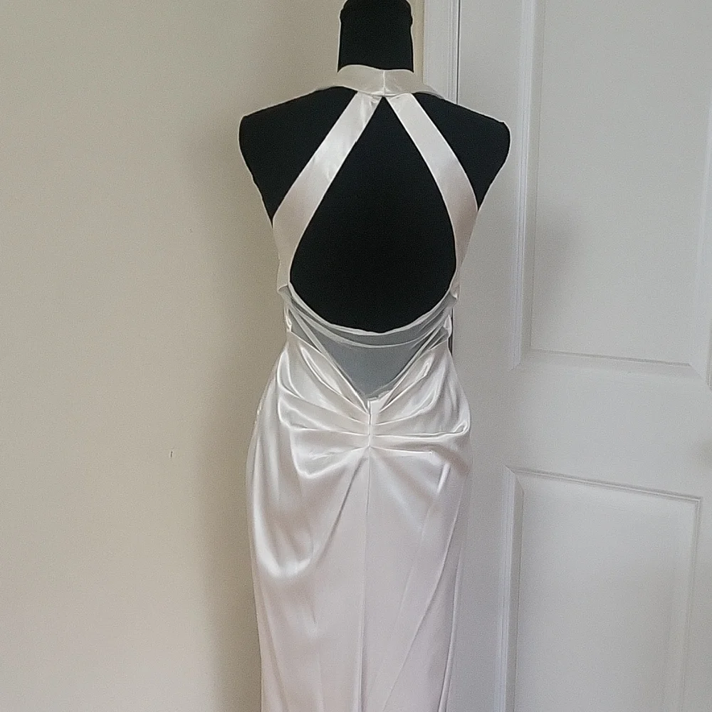 Dave & Johnny Elegant Ivory EUC Satin Wedding Backless Gown - Picture 8 of 17